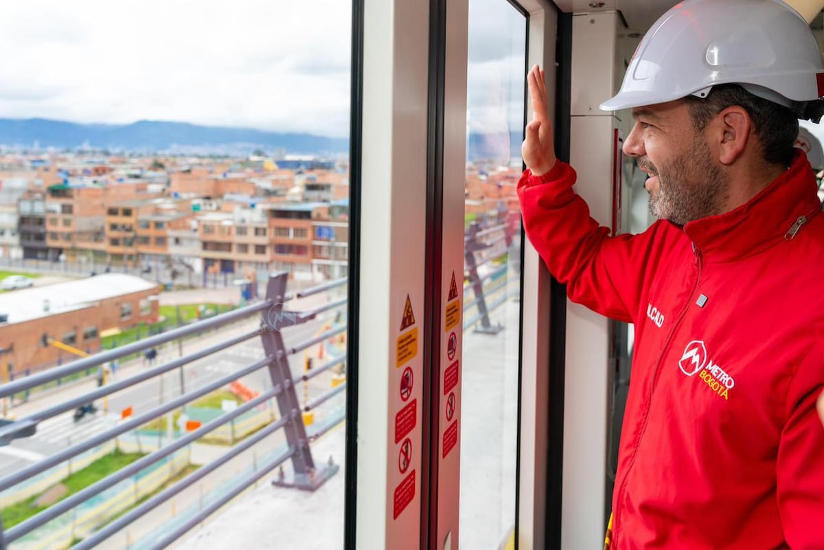 El Metro de Bogotá completó su primera prueba autónoma y energizada sobre el viaducto de la Línea 1. Foto: Daniel Díaz