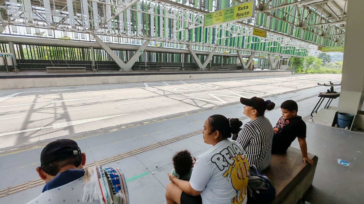 Metrolínea, ente gestor del SITME, no posee flota propia. La operación de las rutas eliminadas dependía de un contrato de arriendo que venció el 30 de mayo. Foto: Marco Valencia