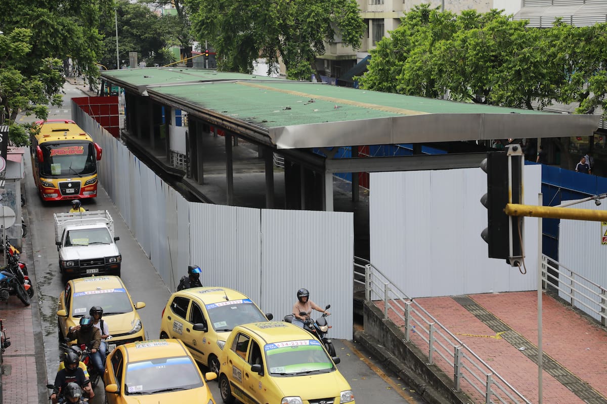 Durante los trabajos, los cierres se harán únicamente en el carril exclusivo de la carrera 15. Foto: Jaime Moreno/VANGUARDIA