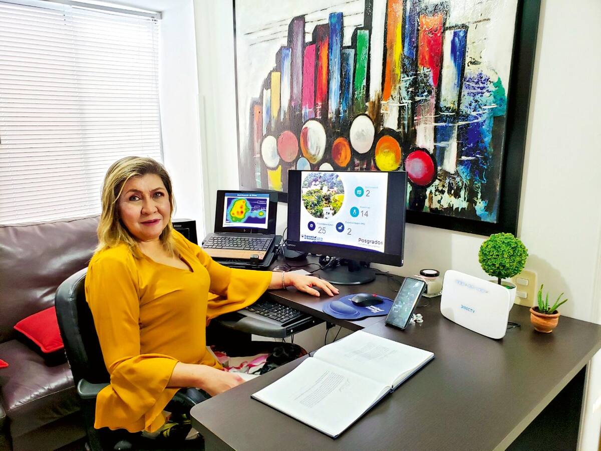 Gladys Yolanda Lizarazo también es especialista en Educación con Nuevas Tecnologías y magíster en Educación y TIC; está vinculada desde 2004 a UDES.