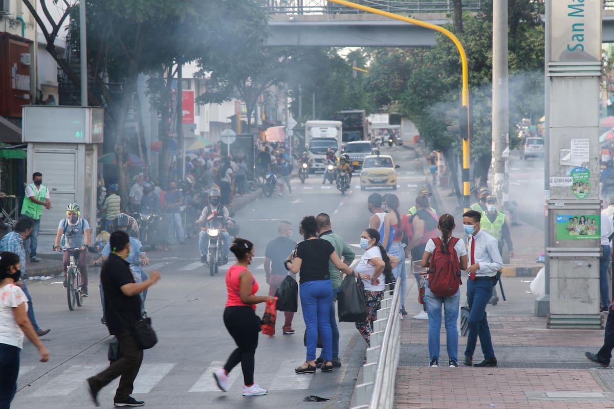 Este es el desorden que se puede apreciar por estos días en pleno centro de Bucaramanga. La operación del Sitm es la más afectada. (Foto: Marco Valencia / VANGUARDIA)
