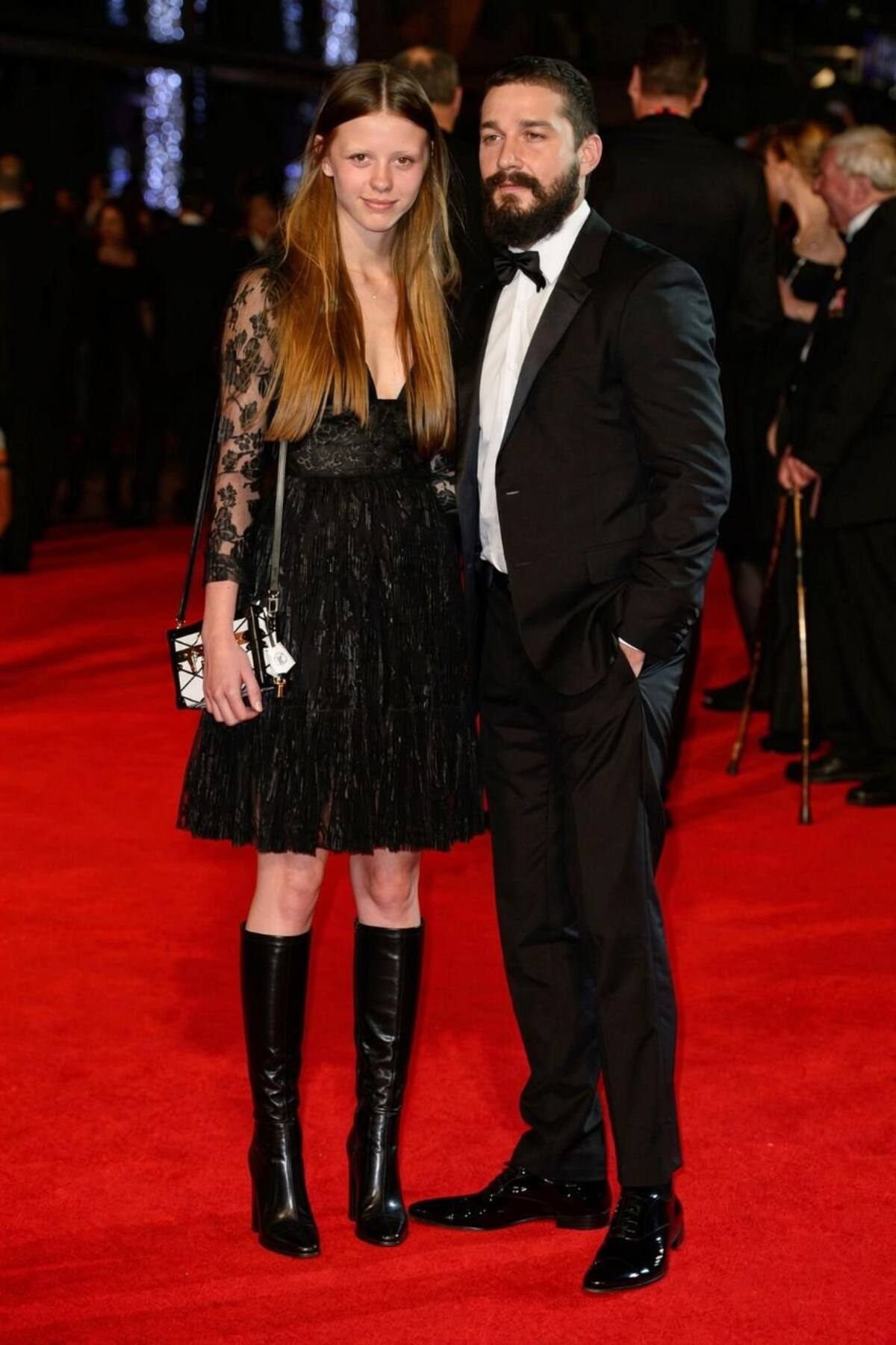 Mia Goth toma una decisión sobre su matrimonio con Shia LaBeouf y la custodia de su hija.