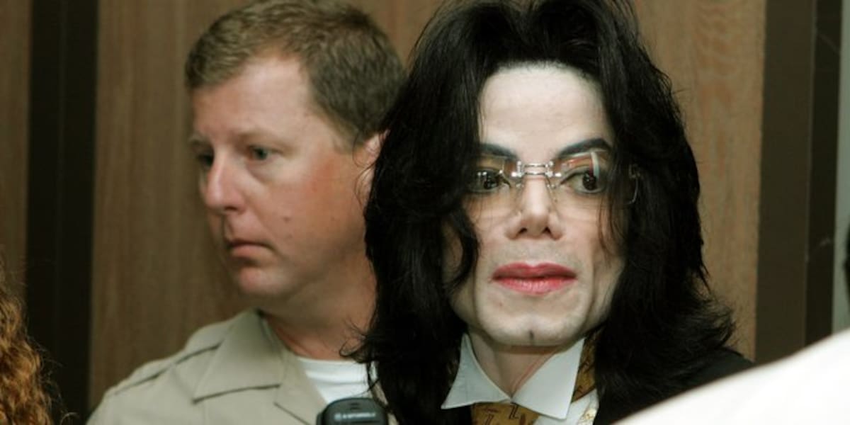 La miniserie narrada por figuras clave que estuvieron presentes en la sala del tribunal, analiza el juicio de Michael Jackson y su complejo legado.