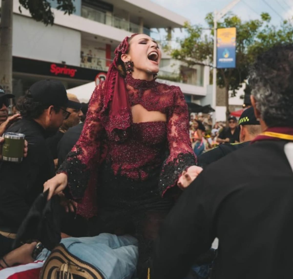 Con el desfile “Joselito se va con las cenizas”, Barranquilla despidió oficialmente la fiesta declarada Patrimonio Cultural Inmaterial de la Humanidad.
Foto tomada de : Colprensa