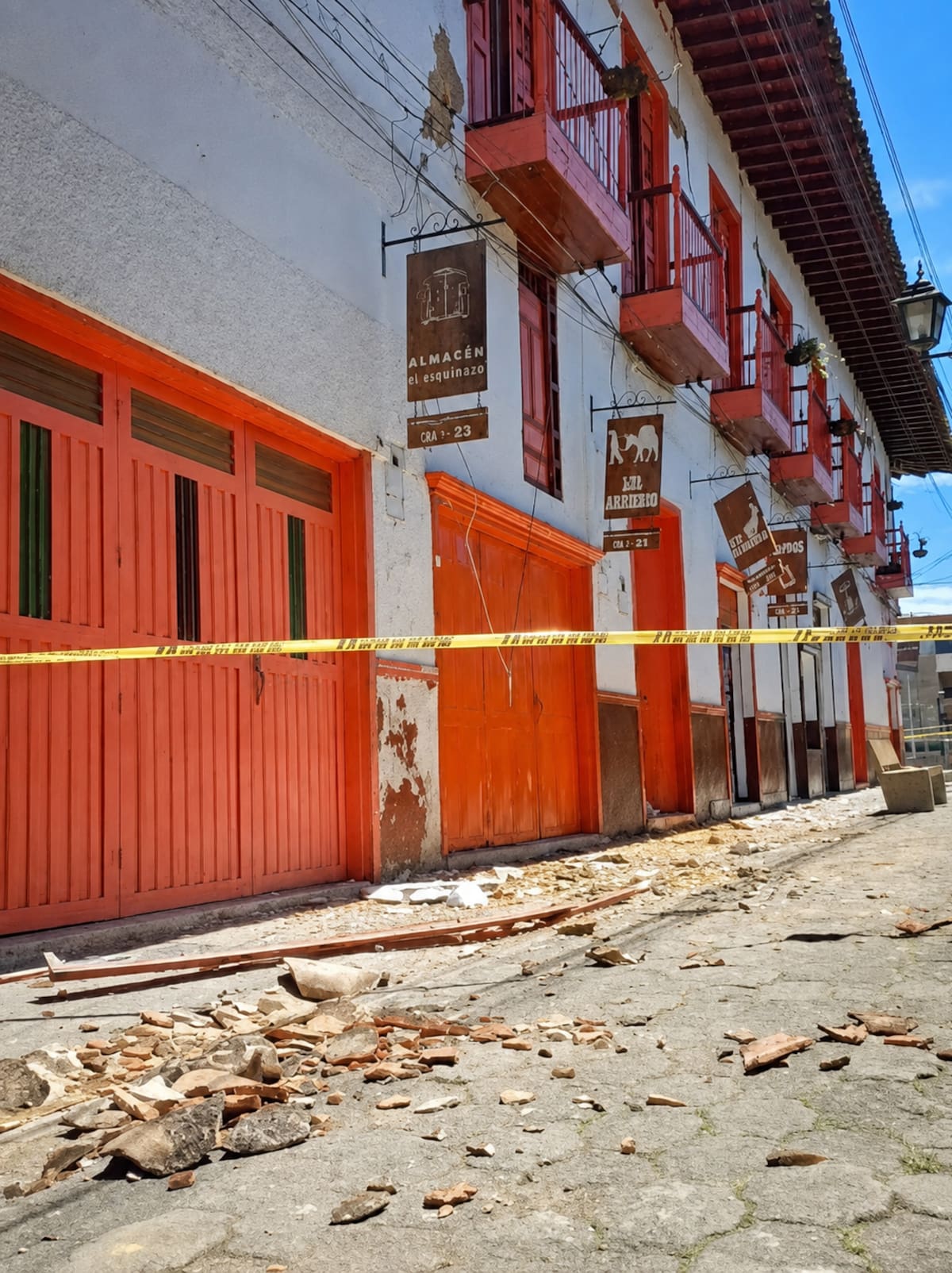 La arquitectura tradicional de Salento y la Catedral Basílica de Manizales figuran entre los bienes patrimoniales afectados por el terremoto. Foto EFE/VANGUARDIA