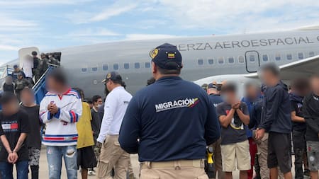 Migración Colombia expulsa a 98 venezolanos de Medellín por antecedentes y reincidencia