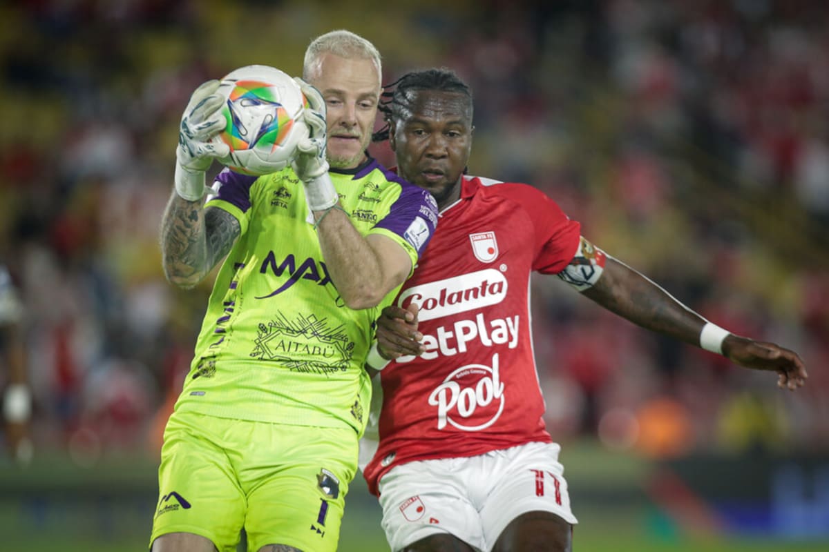 El arquero mexicano Miguel Ortega reconoció que existen acercamientos para atajar en el Atlético Bucaramanga. Foto: Colprensa.