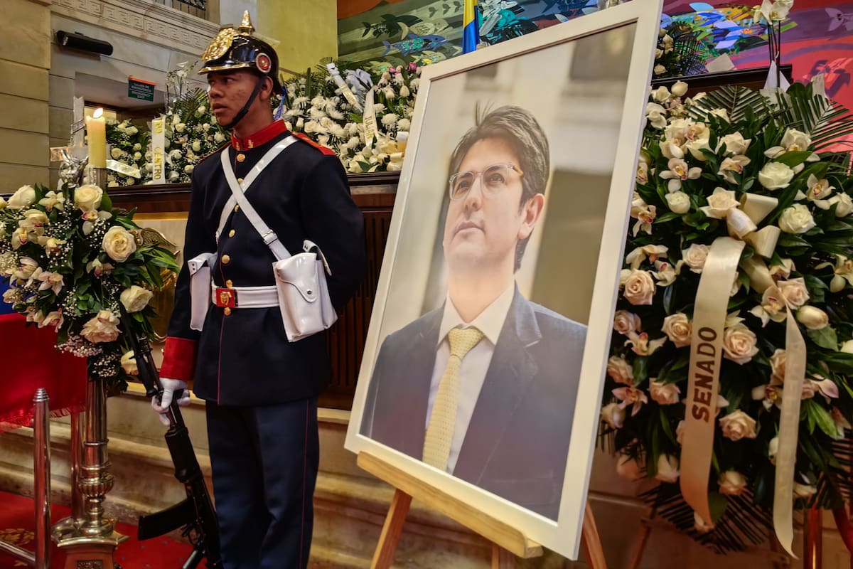 Imagen de archivo del homenaje póstumo que el Congreso realizó al fallecido exsenador Miguel Uribe Turbay. // Foto: Colprensa - Catalina Olaya.