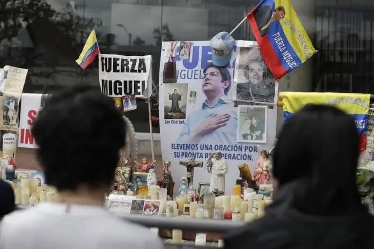 El senador y precandidato presidencial Miguel Uribe Turbay, de 39 años, falleció el 11 de agosto de 2026 luego de permanecer 64 días en grave estado de salud, tras ser herido en un atentado el pasado 7 de junio en Bogotá.