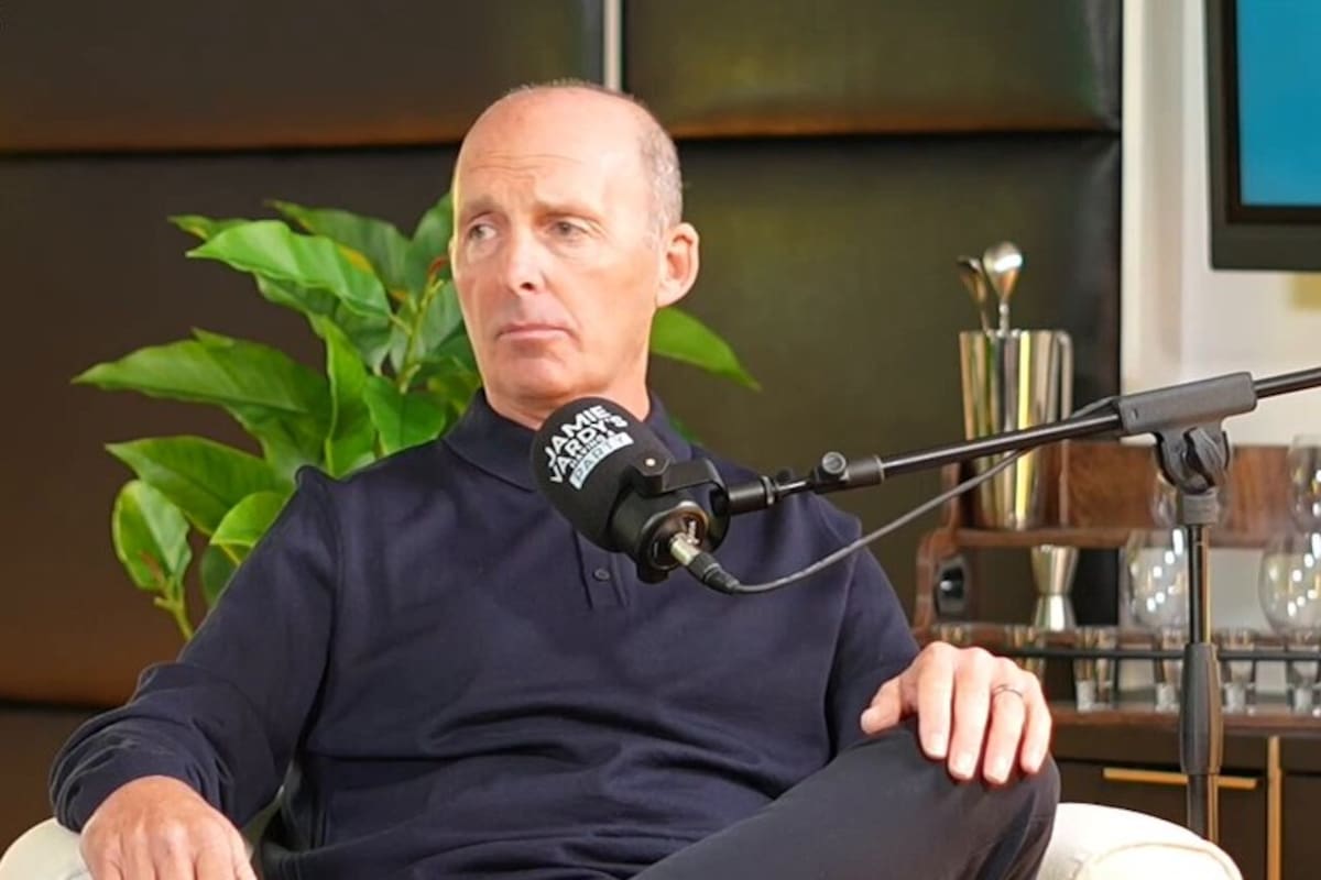 Mike Dean dirigió 561 partidos de la Premier League durante una carrera de 22 años en la élite del fútbol inglés. /FOTO: Captura de pantalla