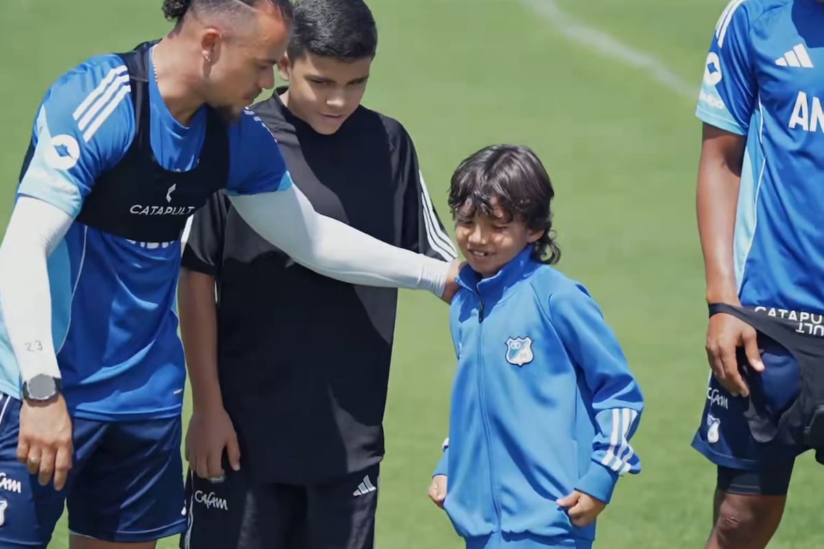Un niño de ocho años viajó durante más de 22 horas por carretera desde Puerto Asís, Putumayo, hasta Bogotá para ver el partido entre Millonarios y Once Caldas. /FOTO: Millonarios FC