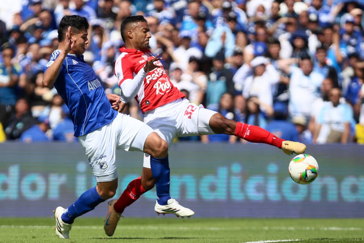 Millonarios y Santa Fe igualaron 1-1 y complicaron sus opciones de clasificar entre los ocho mejores de la Liga BetPlay I de 2026. Foto: Colprensa.