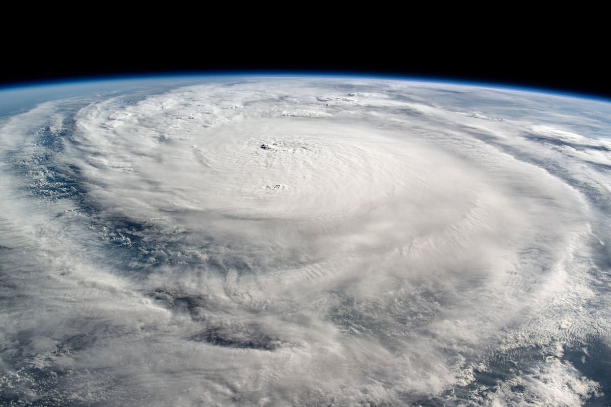 Fotografía del 08 de octubre de 2024 publicada este miércoles por la Estación Espacial Internacional (EEI) donde se observa el ojo del huracán Milton sobre el Golfo de México. EFE/EEI