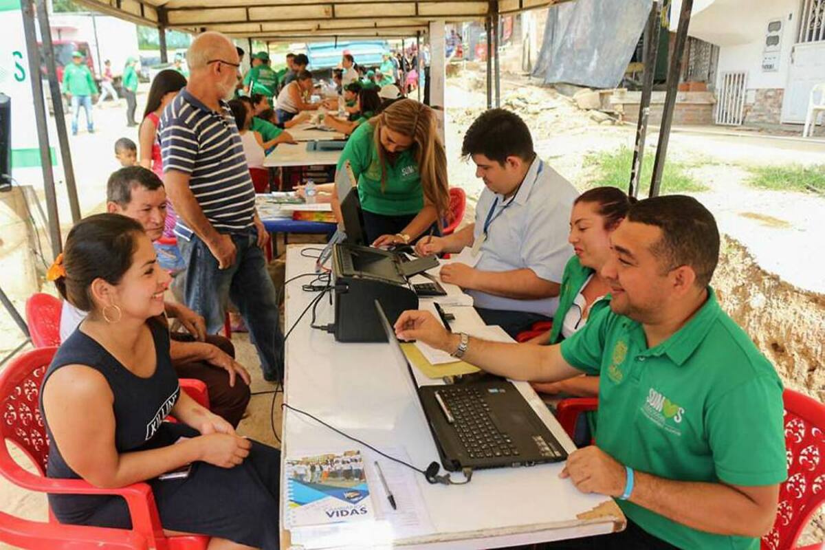 Los funcionarios están llegando a los barrios del municipio para ofrecer los diferentes servicios gratuitos de la Alcaldía local. (Foto: Suministrada / VANGUARDIA LIBERAL)