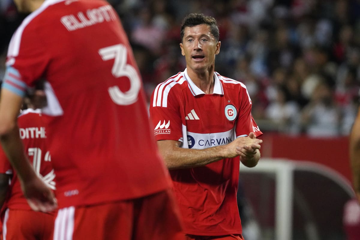 AME6007. CHICAGO (ESTADOS UNIDOS), 09/09/2026.- Robert Lewandowski de Chicago Fire reacciona este miércoles, en un partido de la MLS entre Chicago Fire e Inter Miami en el Soldier Field de Chicago (EE.UU.). EFE/ Kenneth Fernández