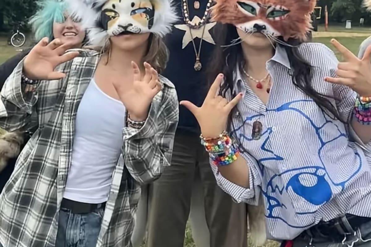 Jóvenes que se identifican como therians comparten en redes sociales su conexión con animales, generando debate sobre identidad y expresión digital.
Foto tomada de : Pantallazo de video de TikTok