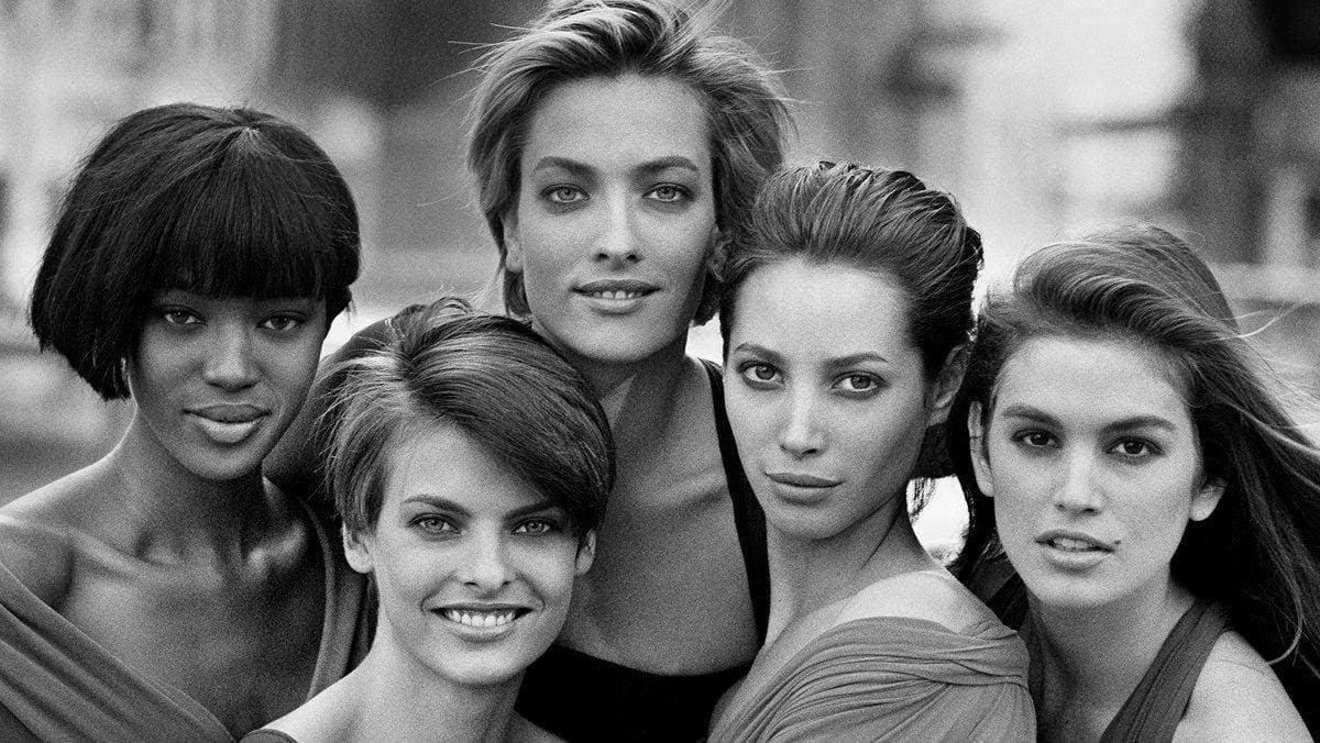 Naomi Campbell, Linda Evangelista, Tatjana Patitz (centro), Christy Turlington y Cindy Crawford. Internet / VANGUARDIA