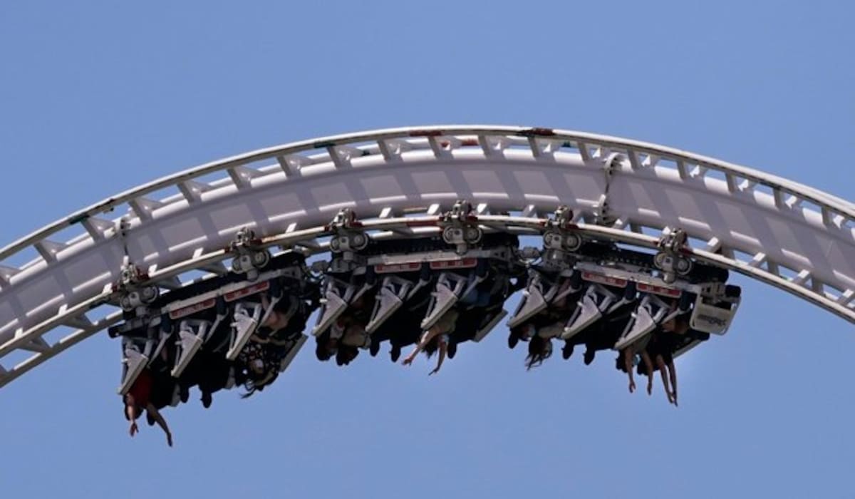 Montaña rusa X2 de Six Flags fue cerrada en California tras casos de hemorragias cerebrales.