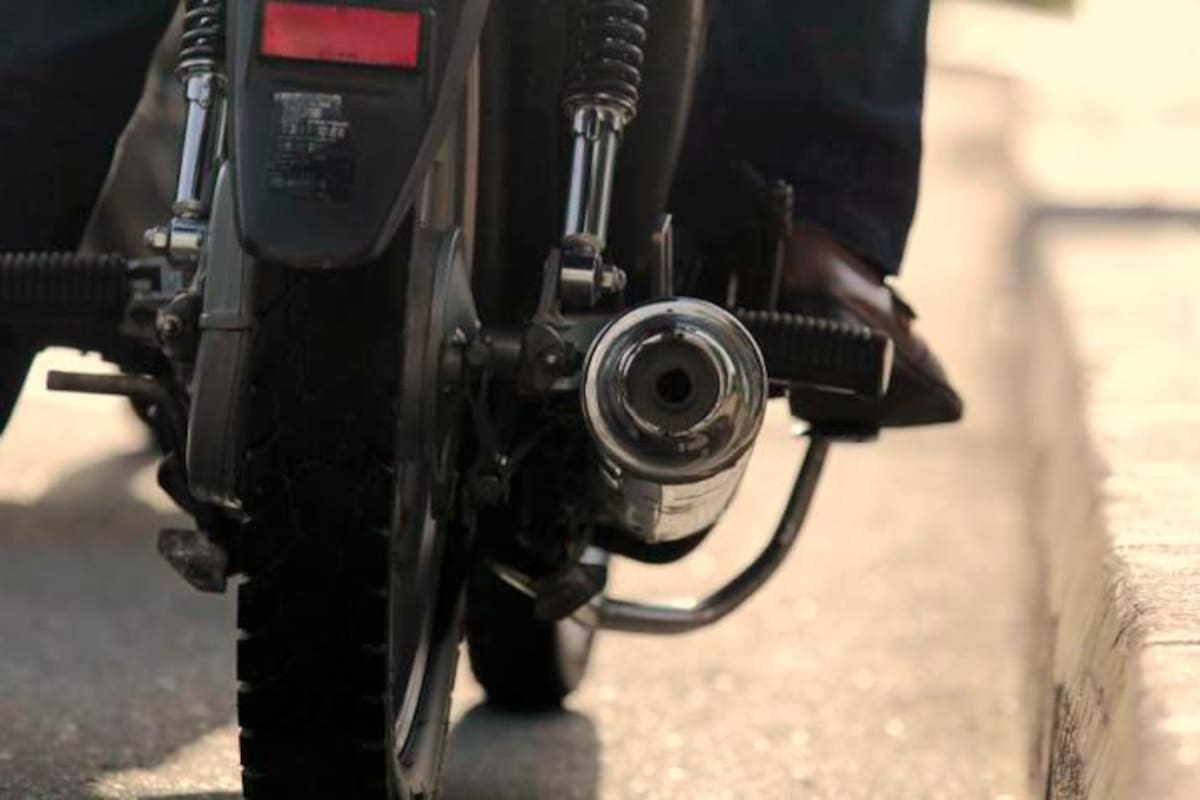 En Bucaramanga, muchos motociclistas modifican los tubos de escape de sus vehículos, de manera precisa, para hacer más ruidoso su medio de transporte. (Archivo / VANGUARDIA)