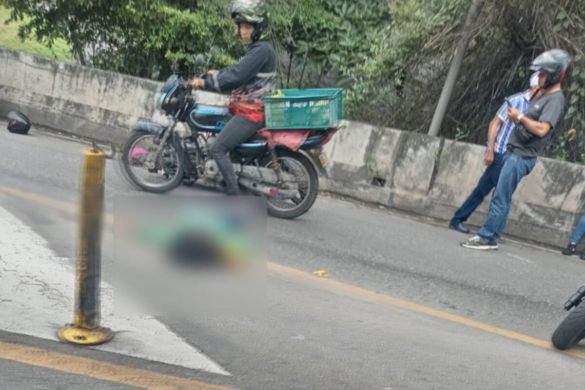 Motociclista arrolló a una mujer en Floridablanca: tres personas quedaron heridas.
Foto: suministrada.