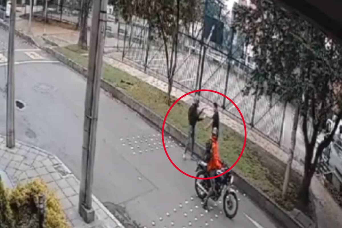 Motoladrones en Bogotá atracaron a un joven que se hacia deporte | Foto Tomada de video