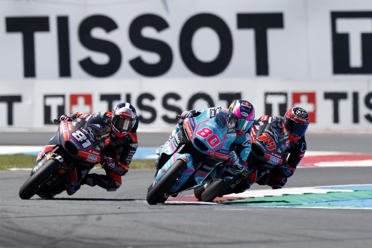 Assen (Netherlands), 28/06/2026.- (L-R) Senna Agius (Australia) on his Kalex, David Alonso (Colombia) on his Kalex, Manuel Gonzalez (Spain) on his Kalex in action during the Motorcycling Grand Prix of the Netherlands at TT Circuit in Assen, the Netherlands, 28 June 2026. (Motociclismo, Países Bajos; Holanda, España) EFE/EPA/VINCENT JANNINK