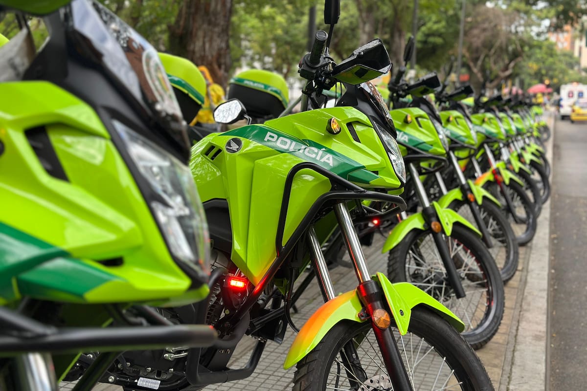 Las 40 motocicletas entregadas este lunes a la Policía Metropolitana de Bucaramanga se suman a otras 20 que la institución recibió este año.