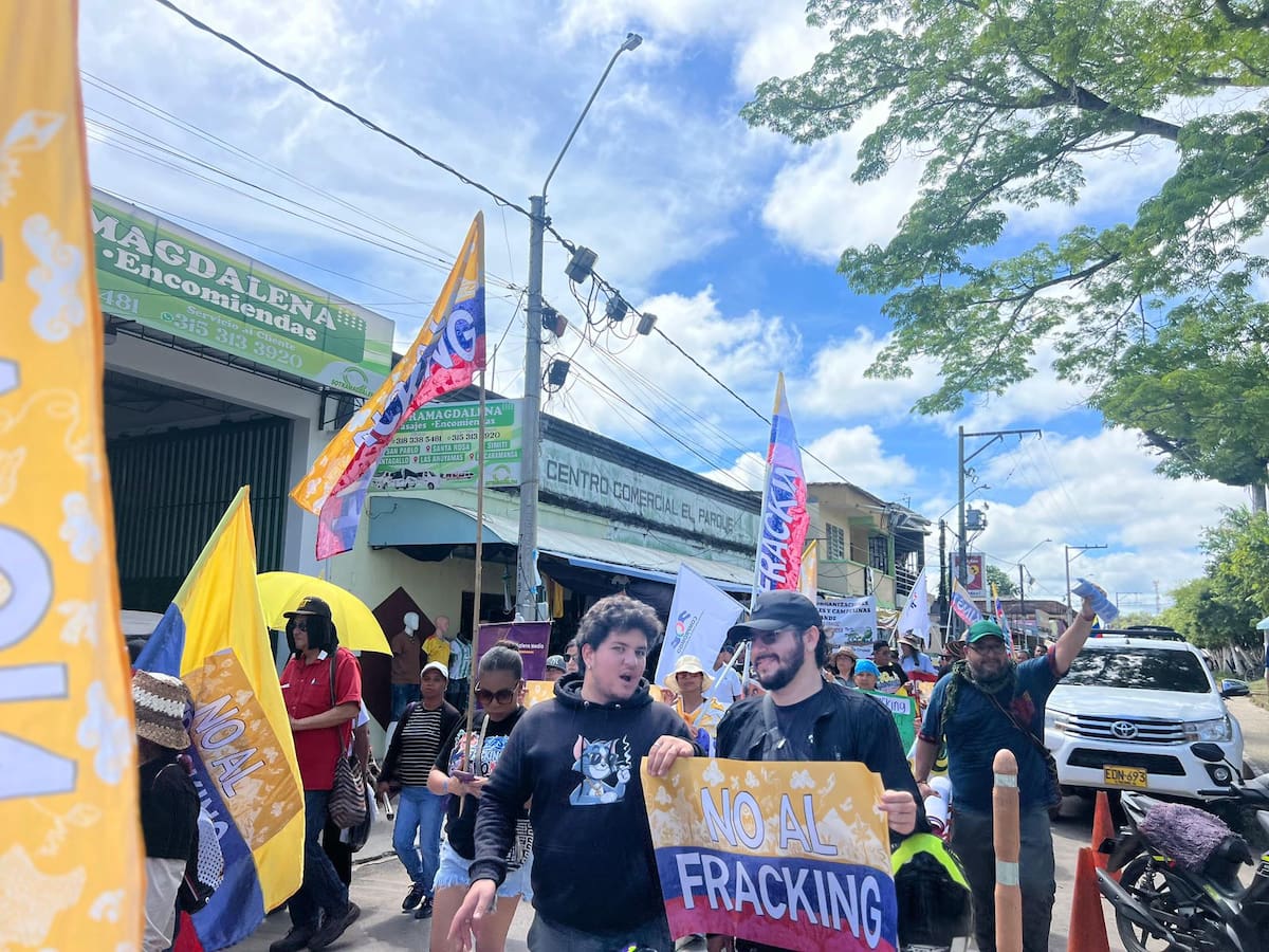 Con una caravana por el río Magdalena y una marcha por las principales vías de Puerto Wilches, organizaciones sociales y ambientales reiteraron su rechazo al fracking en el Magdalena Medio.
Lesly Cifuentes/Vanguardia