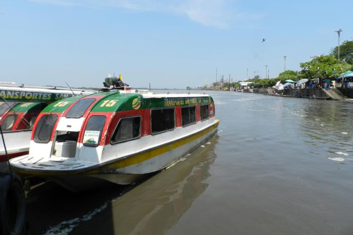 La Policía, el Ejército y la Armada, desmienten este panfleto y hacen presencia en las boyas fluviales.