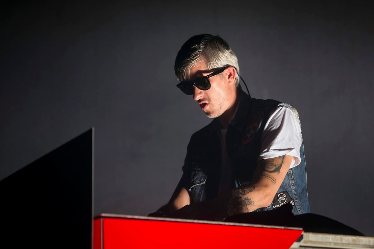 Conmoción en Francia por la muerte de DJ Kavinsky, referente del electro-house.