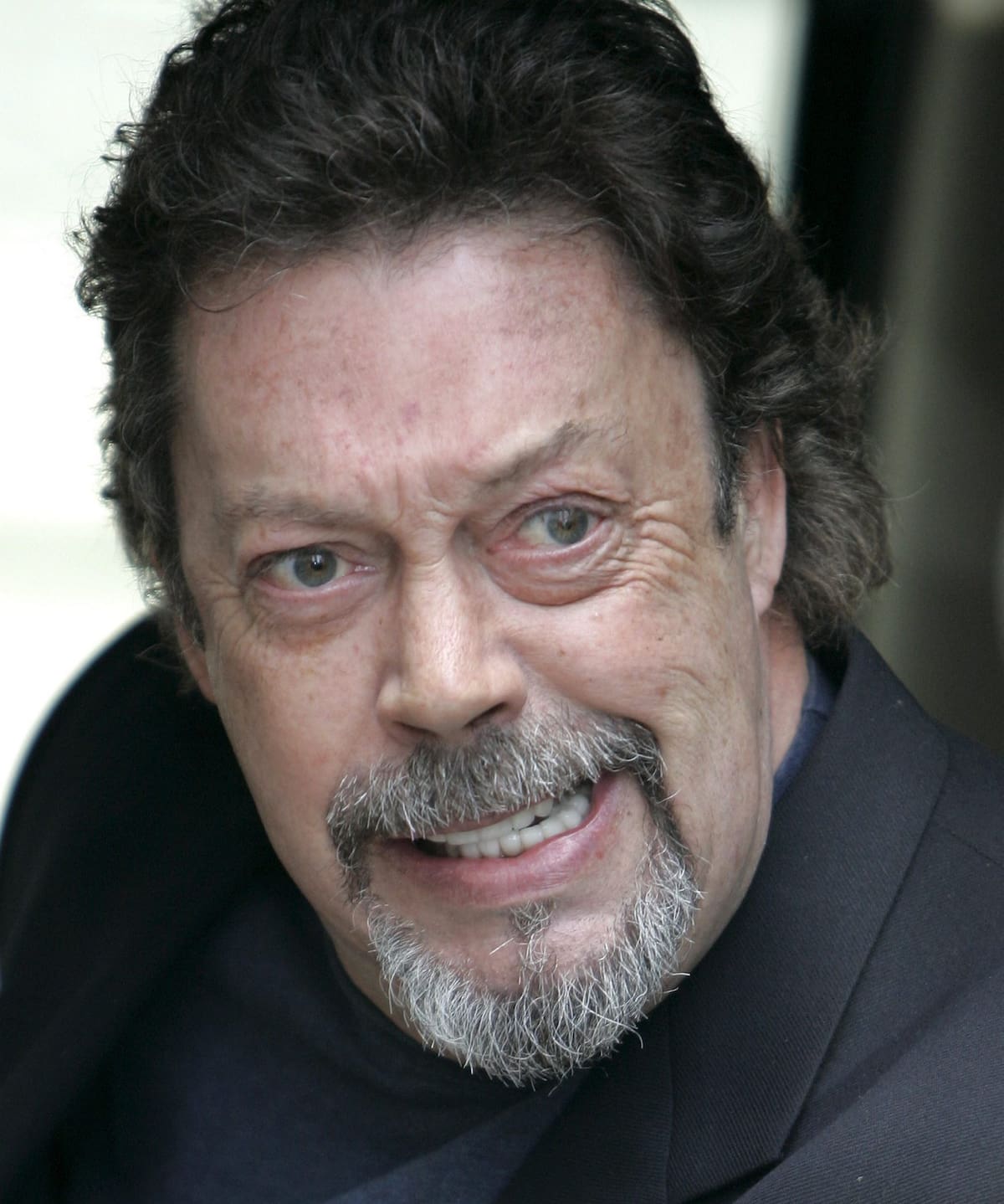 Fotografía de archivo del 18 de mayo de 2005 que muestra al actor británico Tim Curry en Nueva York (Estados Unidos). Curry conocido por interpretar al Dr. Frank-N-Furter en el clásico de culto 'The Rocky Horror Picture Show', falleció anoche a los ochenta años. EFE/ Peter Foley