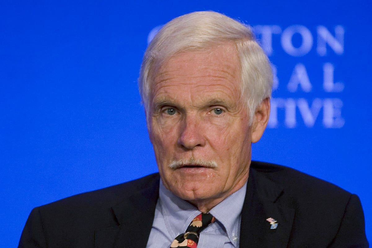 Fotografía de archivo del 23 de septiembre de 2009 que muestra al empresario estadounidense Ted Turner, fundador de CNN, participando en el segundo día de la Quinta Reunión Anual de la Iniciativa Global Clinton en Nueva York (EEUU). Turner falleció este miércoles a los 87 años, informó la propia cadena. EFE/ Ramin Talaie