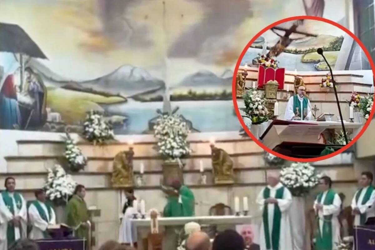 El altar de la iglesia Nuestra Señora del Perpetuo Socorro, en Guayaquil, fue dispuesto sin la cruz de madera durante la ceremonia de despedida del padre Patricio Sánchez, fallecido el pasado 17 de octubre.