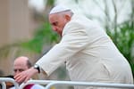 Este es el protocolo del Vaticano cuando muere o renuncia un papa, ¿qué pasa en esos casos?