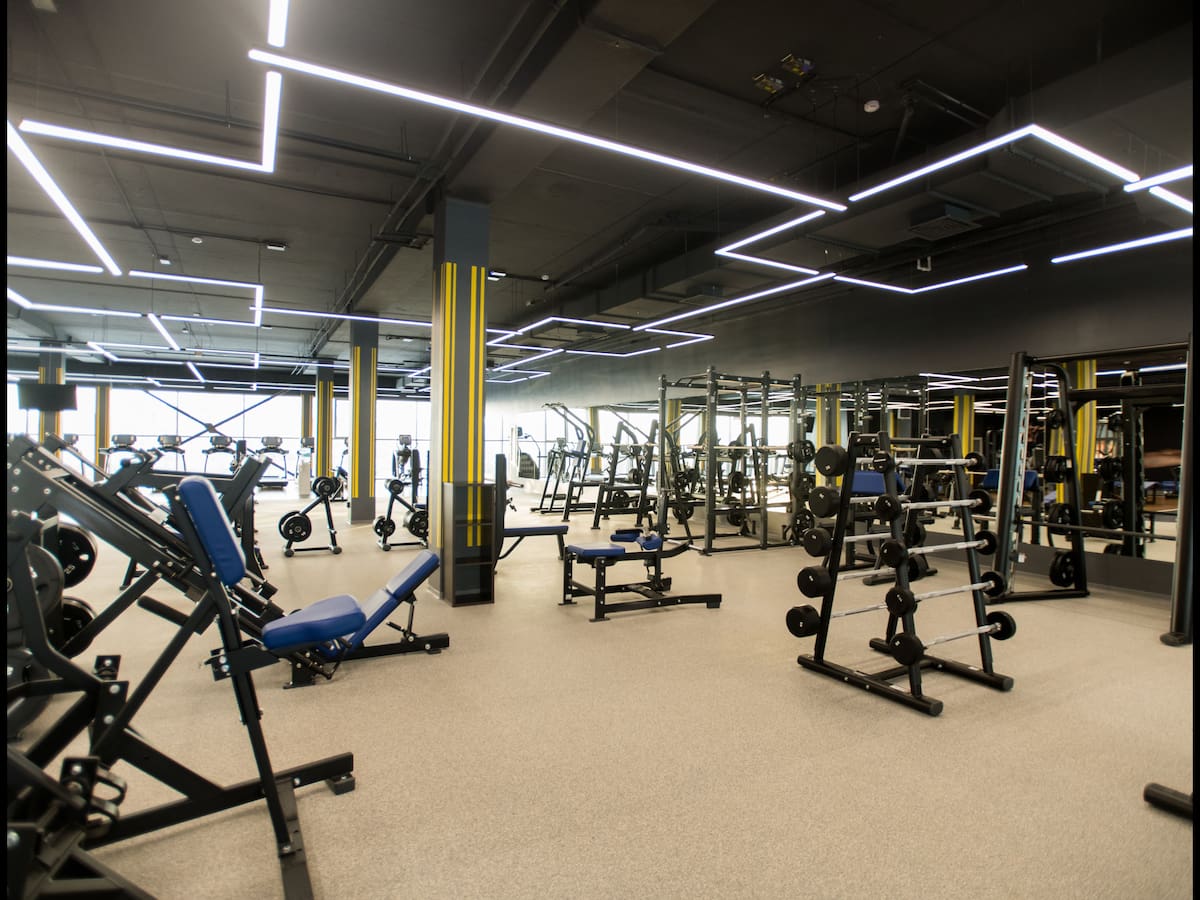 Mujer de 32 años falleció de forma repentina en un gimnasio en la ciudad de Cartagena. | Foto: Canva