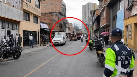 Mujer embarazada perdió la vida tras caer de una moto y ser arrollada por una volqueta en Bogotá