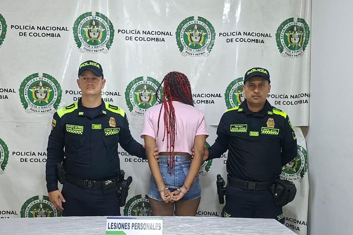 Mujer fue capturada tras presuntamente apuñalar a un hombre durante una riña en Bucaramanga