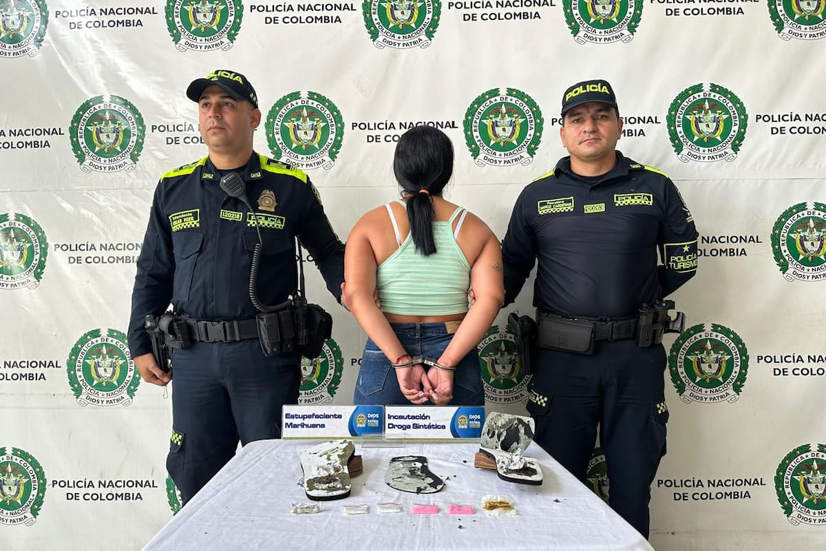 Mujer que llevaba droga escondida en unas ‘chancletas’ en el centro de Bucaramanga