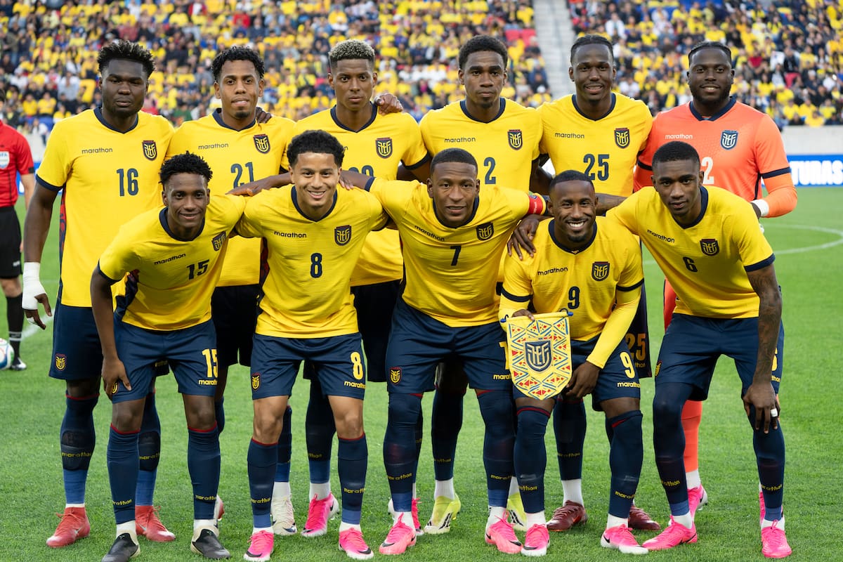 AME6969. NUEVA JERSEY (ESTADOS UNIDOS), 30/05/2026.- Jugadores de Ecuador posan este sábado, previo a un partido amistoso entre Ecuador y Arabia Saudí previo al Mundial 2026 en el estadio Sports Illustrated, en Nueva Jersey (Estados Unidos). EFE/ Ángel Colmenares