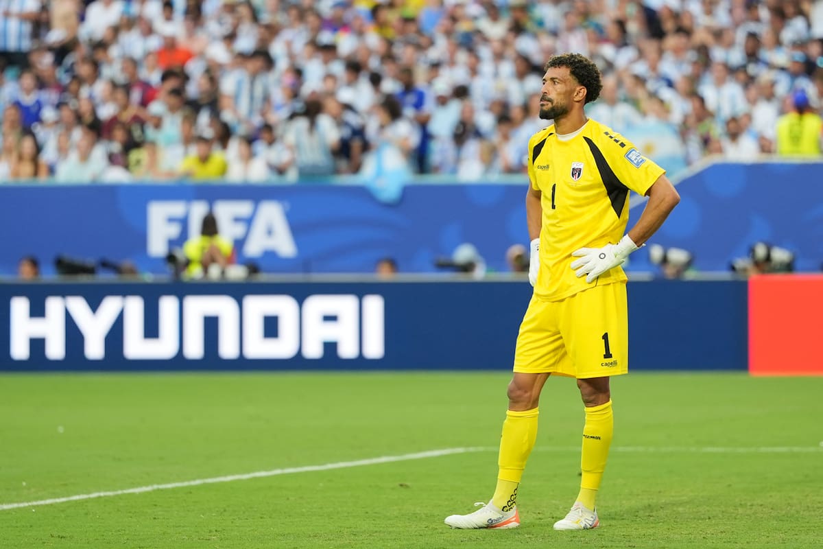 Vozinha de Cabo Verde reacciona este viernes, en un partido de los dieciseisavos de final del Mundial de la FIFA 2026 entre Argentina y Cabo Verde en el estadio Hard Rock en Miami (EE.UU.). EFE/ Alberto Boal