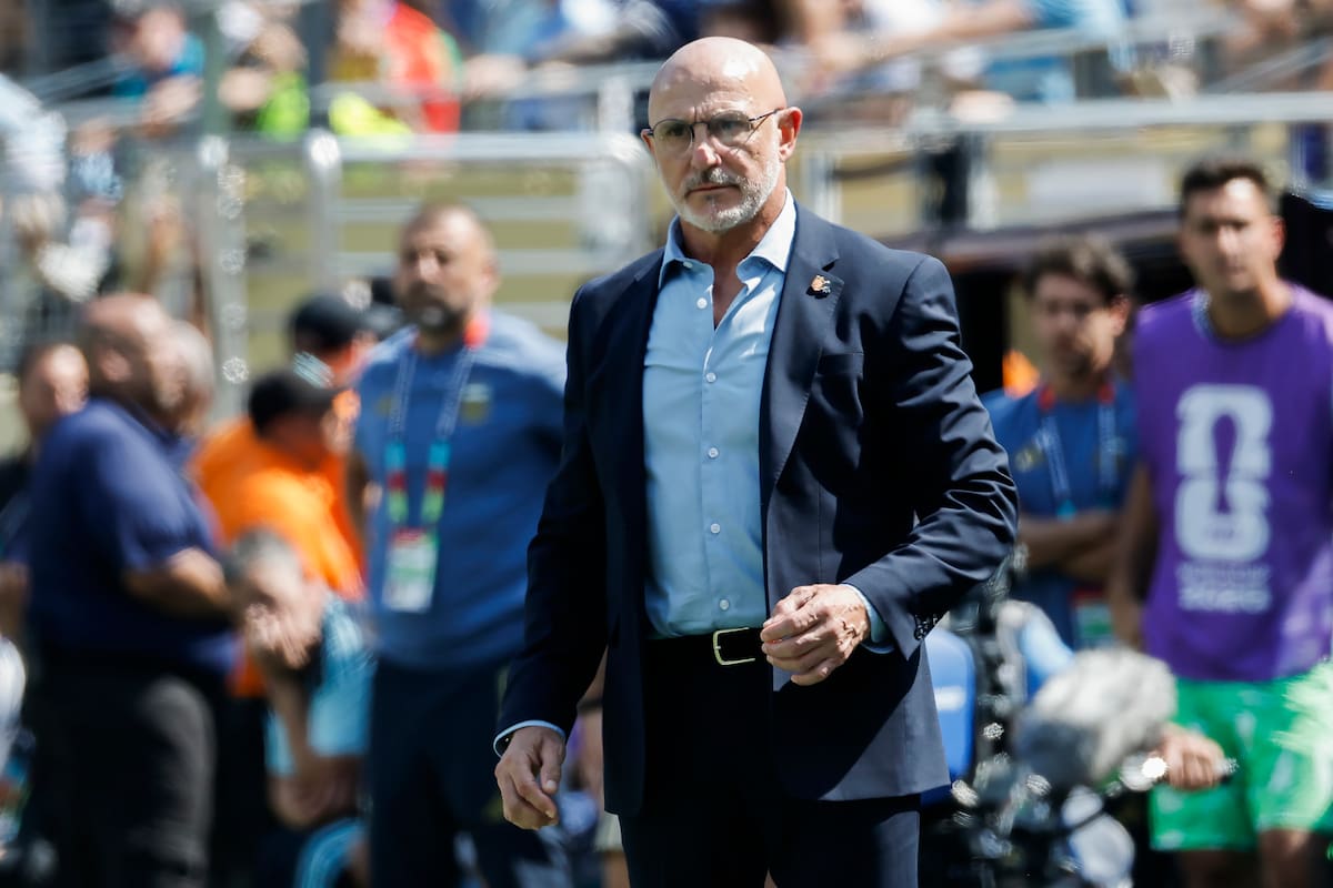 GR7034. EAST RUTHERFORD (ESTADOS UNIDOS), 19/07/2026.- El seleccionador de España Luis de la Fuente este domingo, en la final del Mundial de la FIFA 2026 entre España y Argentina en el estadio MetLife en East Rutherford (NJ, EE.UU.). EFE/ Lavandeira Jr