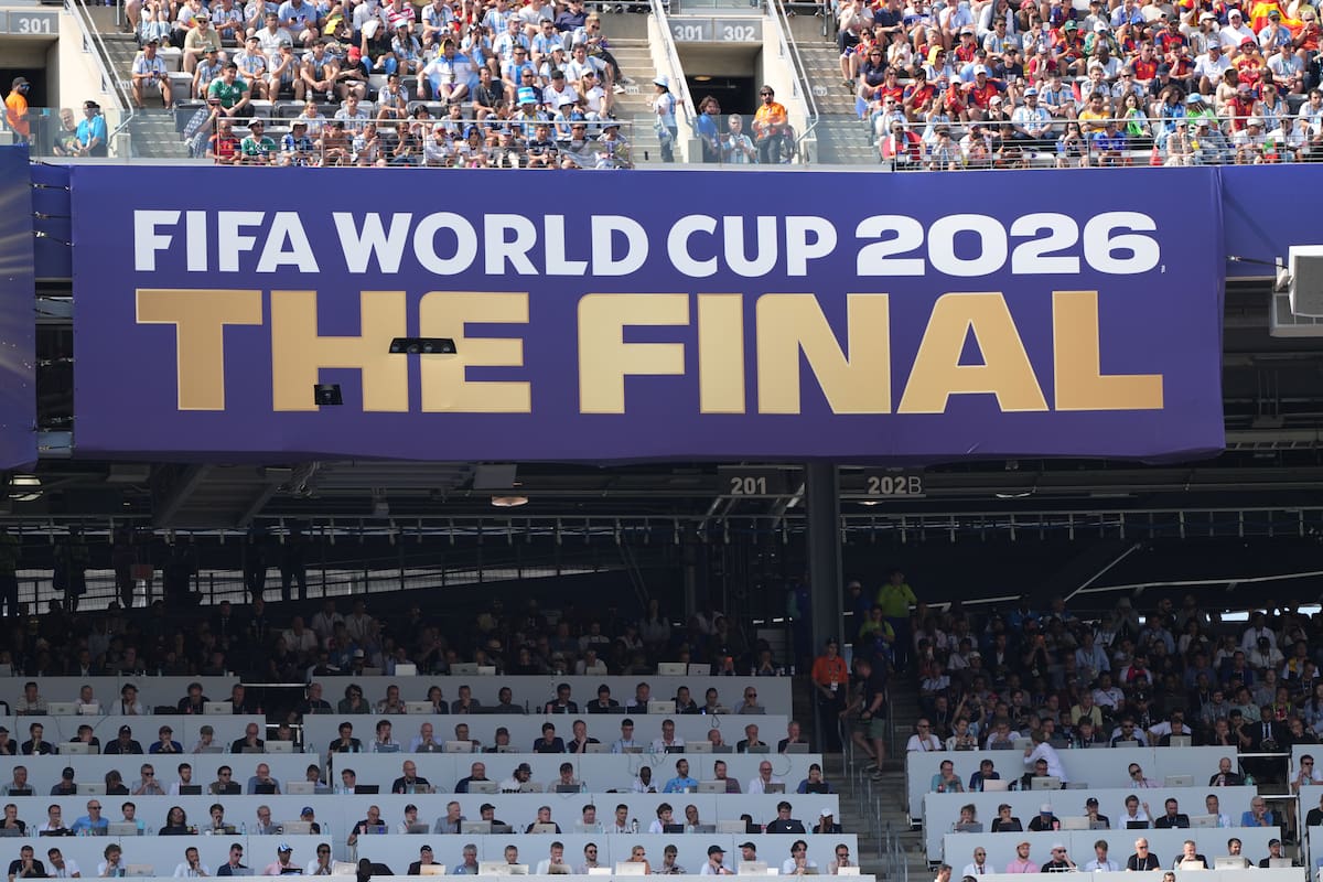 Aficionados asisten este domingo al partido de la final del Mundial de la FIFA 2026 entre España y Argentina en el estadio MetLife en Nueva Jersey (Estados Unidos). EFE/ Octavio Guzman
