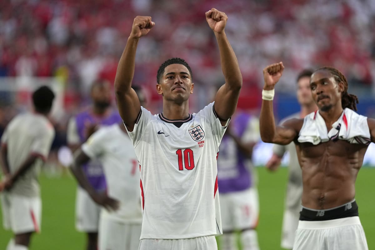 GR6027. MIAMI (ESTADOS UNIDOS), 11/07/2026.- Jude Bellingham de Inglaterra celebra este sábado, tras ganar el partido de cuartos de final del Mundial de la FIFA 2026 entre Noruega e Inglaterra en el estadio Hard Rock en Miami (Estados Unidos). EFE/ Octavio Guzmán