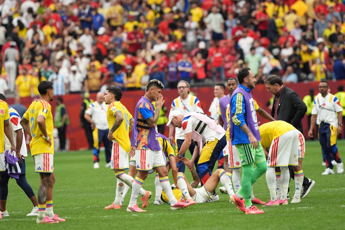 AMDEP8512. VANCOUVER (CANADÁ), 07/07/2026.- Jugadores de Colombia reaccionan este martes, al finalizar un partido de los octavos de final del Mundial de la FIFA 2026 ante Suiza en el estadio BC Place en Vancouver (Canadá). EFE/ Omar Alonso