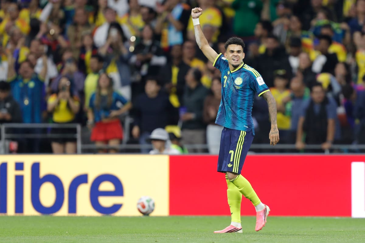 GR4212. CIUDAD DE MÉXICO (MÉXICO), 17/06/2026.- Luis Díaz de Colombia celebra un gol este miércoles, en un partido del grupo K del Mundial de la FIFA 2026 entre Uzbekistán y Colombia, en el estadio Azteca en Ciudad de México (México). EFE/ Isaac Esquivel