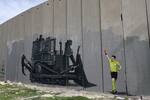 Un árbitro UEFA ‘saca’ tarjeta roja a Israel: el nuevo mural en campo de refugiados en Belén