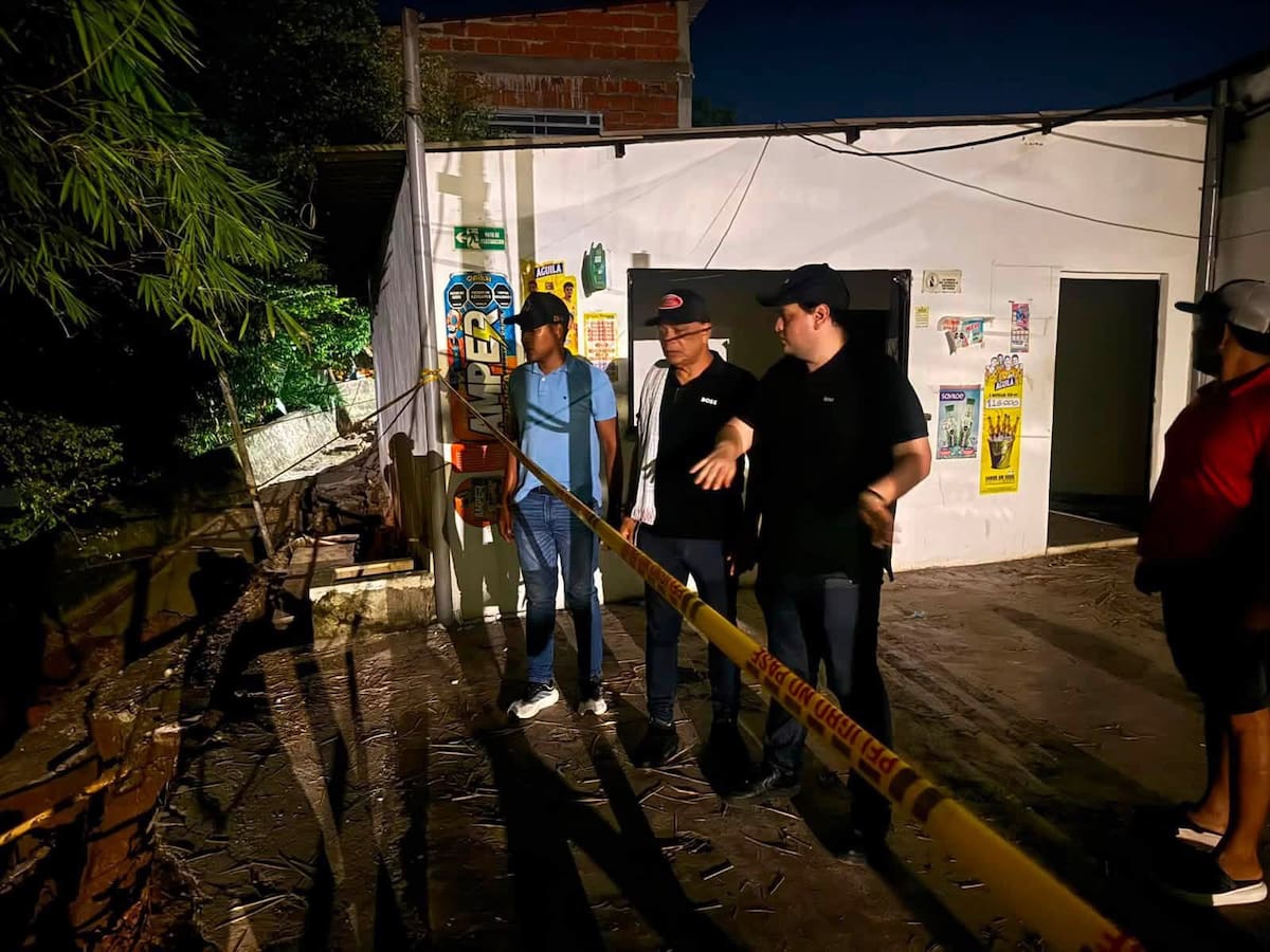 La alcaldía de Puerto Wilches informó que adelanta labores de hincado de tubería con el fin de mitigar el riesgo en la zona afectada por el colapso de la muralla de protección del río Magdalena.
Suministrada/Vanguardia