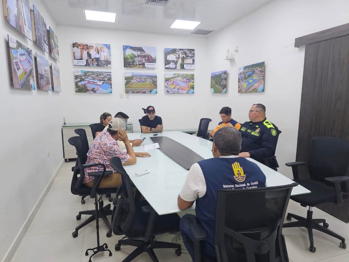 Siete familias y un establecimiento comercial fueron evacuados en Puerto Wilches tras el colapso de un tramo de la muralla que protege al municipio de la fuerza de las aguas del río Magdalena.
Suministrada/Vanguardia