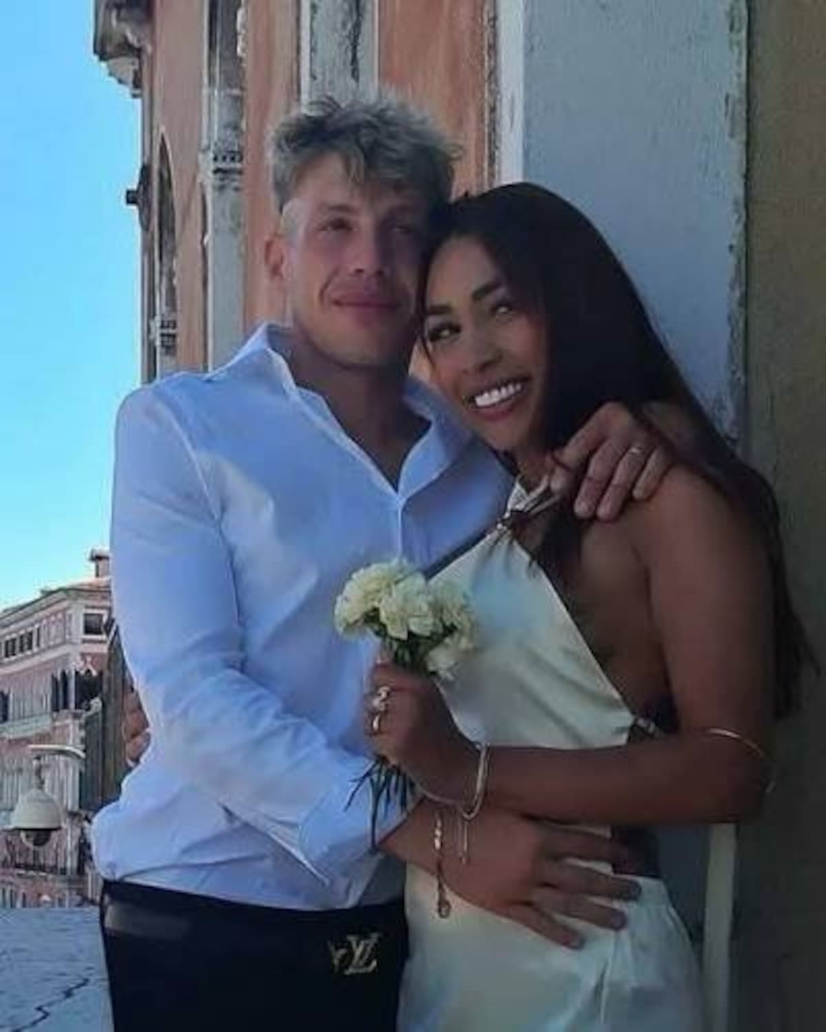 Una pareja de recién casados pierden la vida tras colisión de barco pesquero contra taxi acuático en Venecia, Italia.