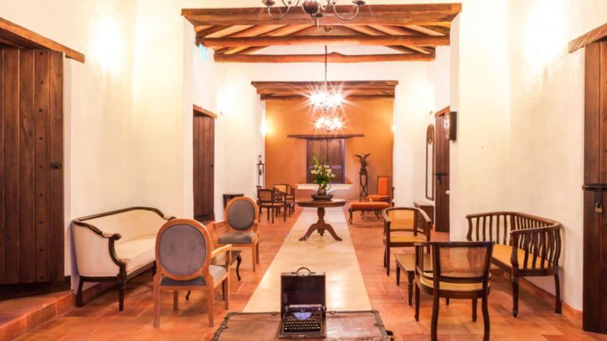 Suministradas / La Colina / Museo GUA, contiguo a la Sala de Velación Colonial.